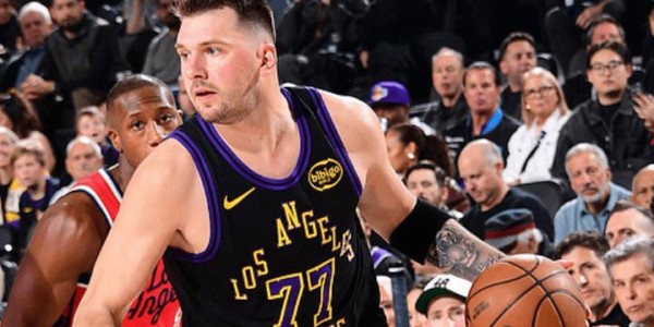 Xingkong-拒绝26分大逆转！湖人惜败快船，詹姆斯创历史第一，哈登21投6中