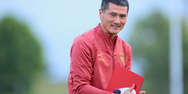 特巴斯：国足和中超都需要跻身世界前10 约60%的中国人都是足球迷