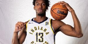 怀斯曼与步行者签的是一份2年合同 第2年是球队选项