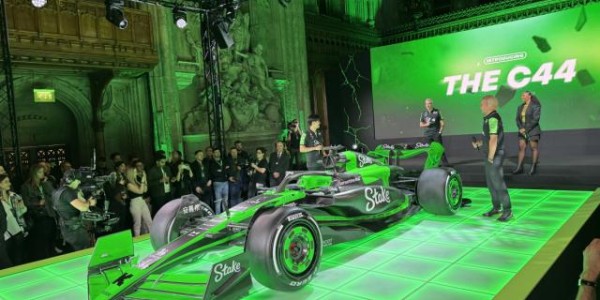 对话F1三年级生周冠宇——“攻防各方面要更加强硬”