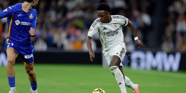 耻辱！吕迪格这动作竟安然无恙？伯纳乌18年神迹夜，毁于一个漏判