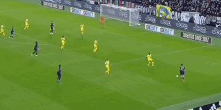 星空体育-【意甲】卡卢卢造红牌卡瓦尔造乌龙，尤文1比0拉齐奥