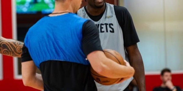 火箭队出场阵容巨变！10人轮换洗牌，双向后卫砍9+7+4，2阵挑大梁