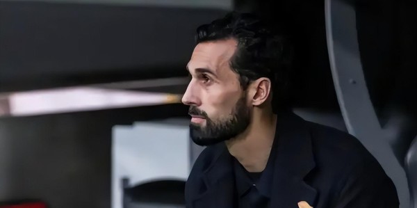 耻辱！吕迪格这动作竟安然无恙？伯纳乌18年神迹夜，毁于一个漏判