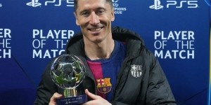 星空体育-双响建功！莱万当选巴萨4-0多特一役欧足联官方全场最佳球员