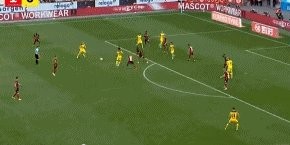 星空体育-哈兰德2射1传导演逆转 名宿：为了德甲，请留在他！