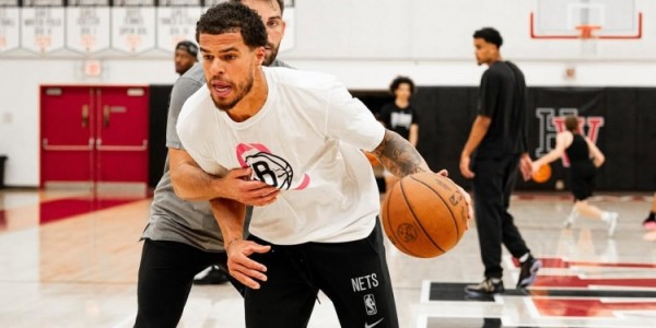 星空娱乐-小波特社交媒体展示训练成果 肌肉线条凸显专业实力