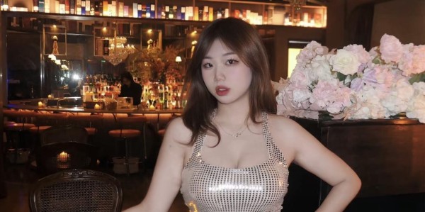 星空娱乐-单恋：一场关于爱的纯粹习作