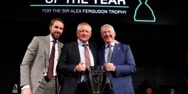 星空娱乐-从英格兰最佳到垫底下课 谢联的神奇主帅怎么了？